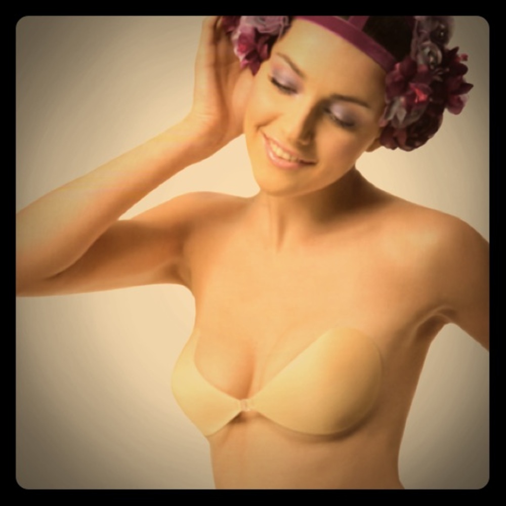 🔥 FINAL CLEARANCE 🤑 Nu Bra Seamless Adhesive Bra